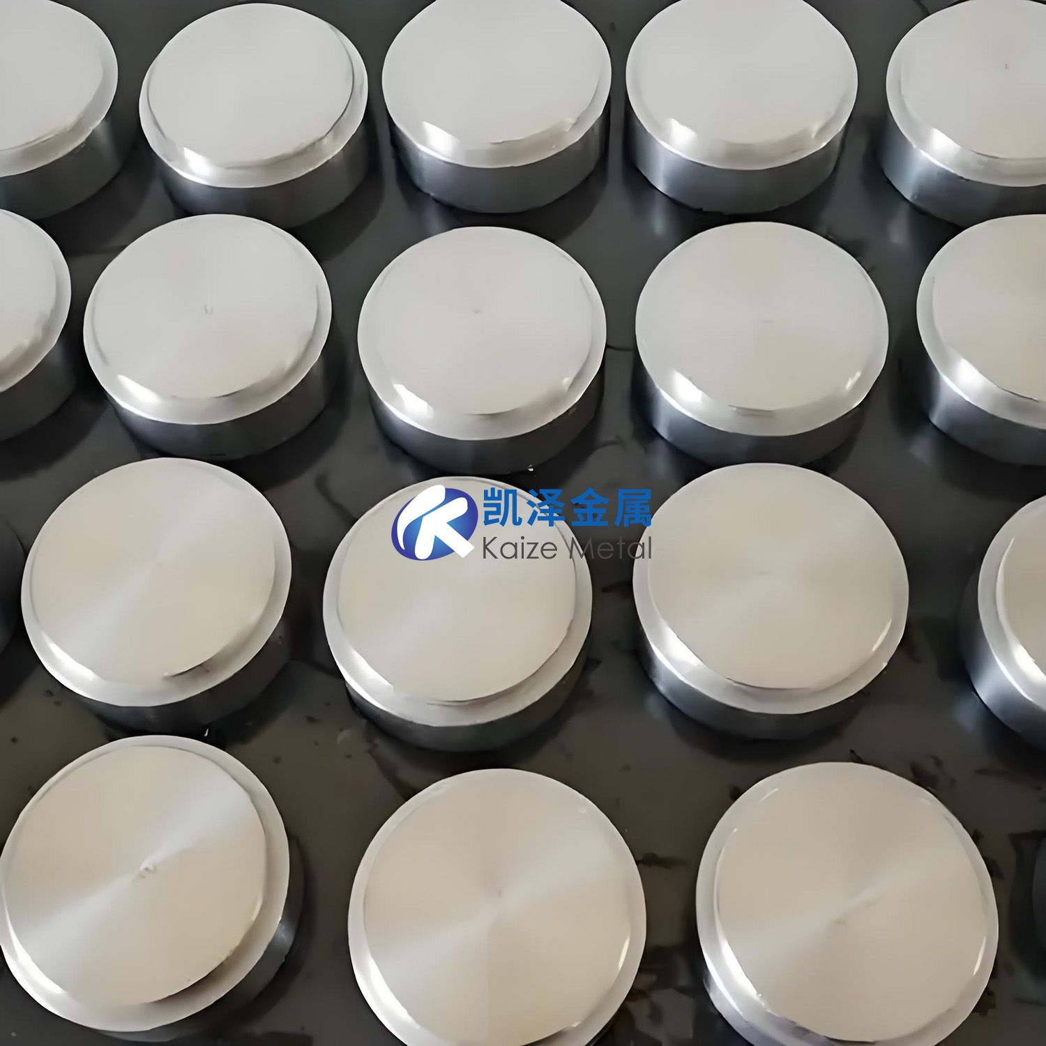凱澤金屬深度論述鈦鎳鉻鋯靶材在電子工業(yè)中的靶材選型與技術(shù)布局